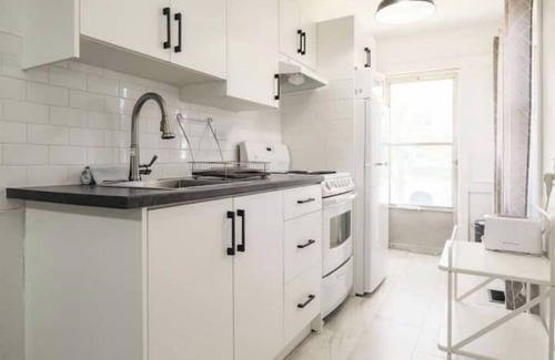 East Windsor Apartment | Cozy, Clean & Bright Suite
