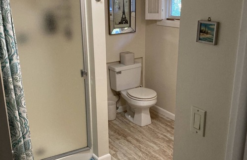 Coeur d'Alene House | Cozy, Clean, Comfy, Paved Bike Trail, Centrally located Beautiful Hayden