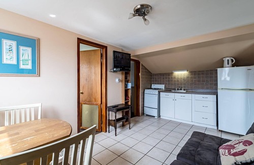 Seaside Heights Apartment | Cozy Coastal Hideout w/Free Parking, Beach Badges, BBQ and Outdoor Shower