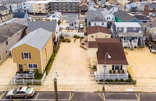 Seaside Heights Apartment | Cozy Coastal Hideout w/Free Parking, Beach Badges, BBQ and Outdoor Shower