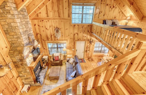 Ellijay Cabin | Cozy Cohutta Cabin - Creek Front Mountain Cabin - Located in Cohutta Wilderness