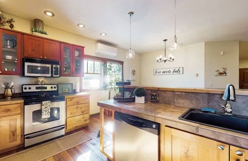 New Meadows Condo | Cozy Comfort Cottage Charm with Arcade Game and Easy Access to Everything FUN!