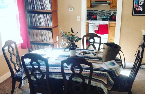 East Cleveland House | Cozy ,comfortable home with all the charm and amenities
