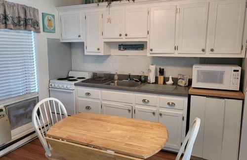 Stone Harbor Condo | Cozy condo close to beach and downtown
