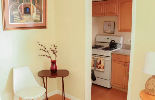 Southwest Berkeley Condo | Cozy Condo In Prime Location next to the marinann