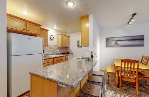 McCall Condo | Cozy condo with fireplace, WiFi, close to Payette Lake and downtown McCall