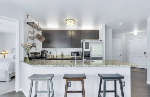 Glenwood Grove - North Iris Condo | Cozy condo with sunny rooftop Patio -Perfect outdoor Oasis in Heart of Boulder