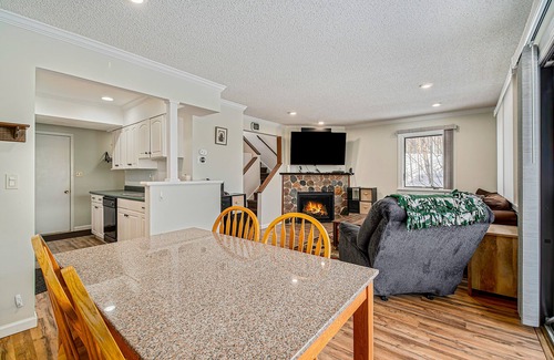 Harbor Springs Condo | Cozy Condo with Shared Pool & Tennis, Fast WiFi, Private Deck & Gas Fireplace