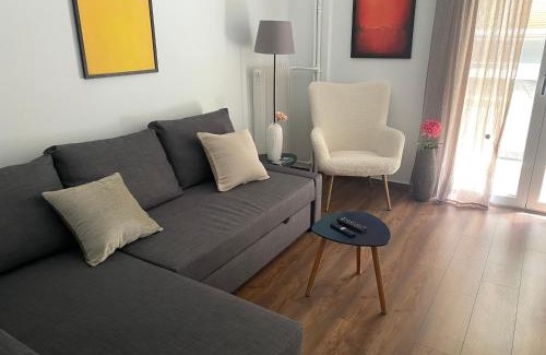Ilisia Apartment | Cozy & Connected, Walk to Culture, Metro in Minutes