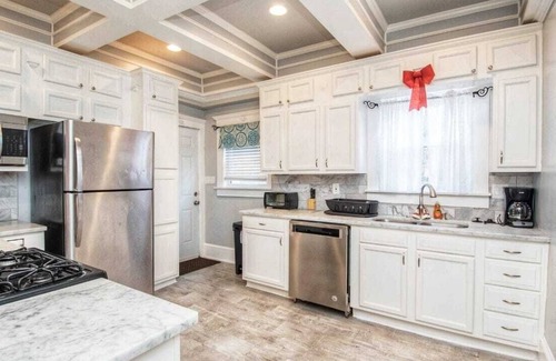 Sylvan Hills House | Cozy & Convenient | Deck,WiFi,NearAirport&Downtown
