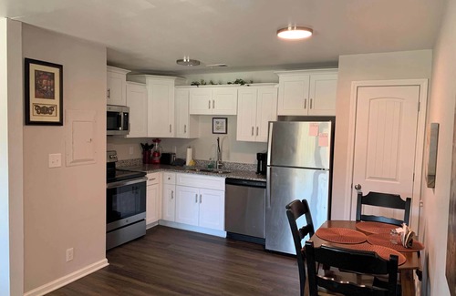 Clarksville Apartment | Cozy & Convenient Stay 2BR Near Ft Campbell