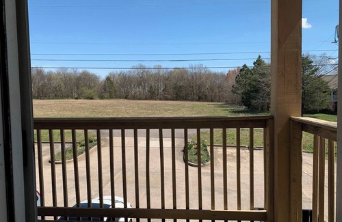 Clarksville Apartment | Cozy & Convenient Stay 2BR Near Ft Campbell