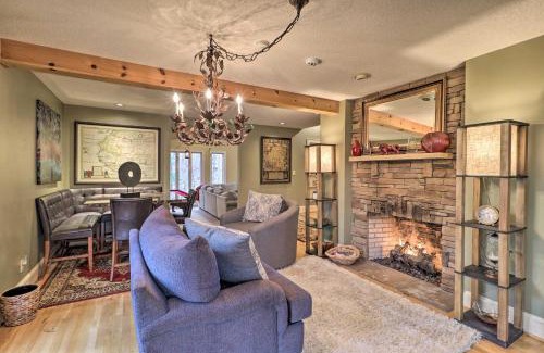 Conyers House | Cozy Conyers Cabin with Fireplace and Pool Table!