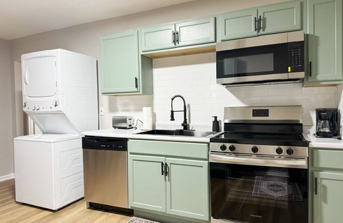 Evansville House | Cozy Corner/2BR/1BA EVV Apartment