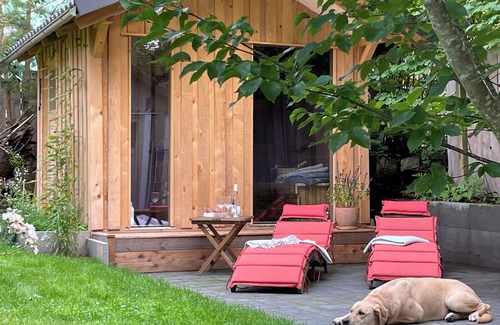 Rahnsdorf Cottage | Cozy cottage by the forest with sauna, fireplace & WiFi