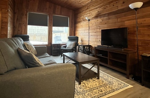 Sylvan Lake Cabin | Cozy Cottage Close to Public Beach