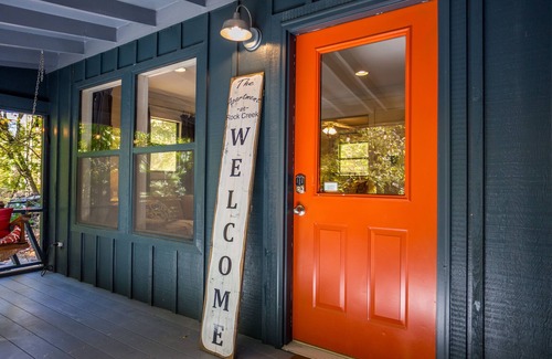 Cherry Log Cottage | Cozy cottage close to hiking, wineries, shops in downtown Ellijay and Blue Ridge