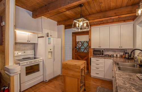 Boone Cottage | Cozy Cottage in Blowing Rock