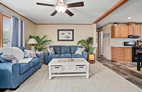 Cedar Neck House | Cozy Cottage in Ocean View! Right Outside Bethany Beach Delaware