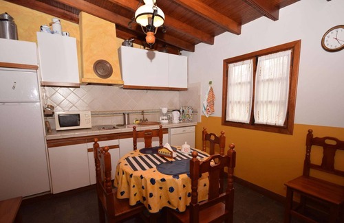 Montijos Cottage | Cozy Cottage in Orotava with Swimming Pool