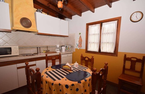 Montijos Cottage | Cozy Cottage in Orotava with Swimming Pool