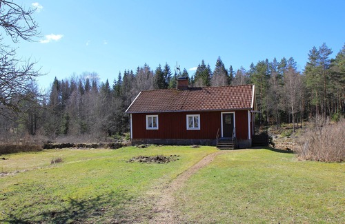 Holmsjo Cottage | Cozy cottage in the middle of the forest, 500 m to St. Alljungen for bath/fish