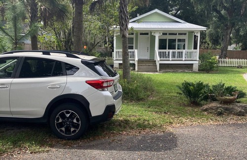 Fernandina Beach Cottage | Cozy cottage near 6 pickleball courts & just over a mile to town or beach!