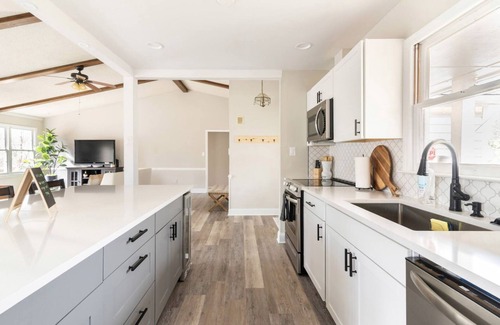 Bowling Green Cottage | Cozy Cottage near charlotte and minutes from lake Wylie