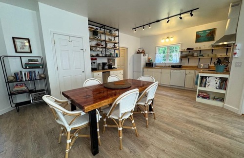 Albemarle House | Cozy Cottage near Lake Tillery, Uwharrie Forest. Bring boat or kayaks!