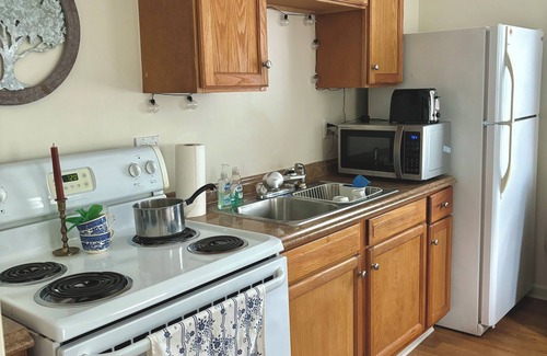 Nashville Cottage | Cozy cottage near Nashville airport with a relaxing feel and nature views!