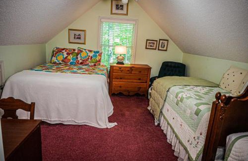 Pine Mountain Ski Chalet | Cozy cottage nestled in the woods