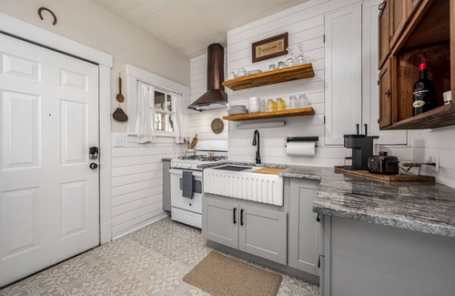 Murfreesboro House | Cozy Cottage newly renovated near DWNTN & MTSU