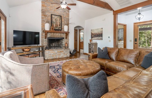 Bixby Cottage | Cozy Cottage on 140 Acres | Just 30 minutes from Tulsa