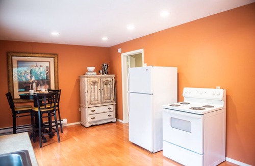 Corvallis Cottage | Cozy cottage retreat surrounded by acres of private forest and trails