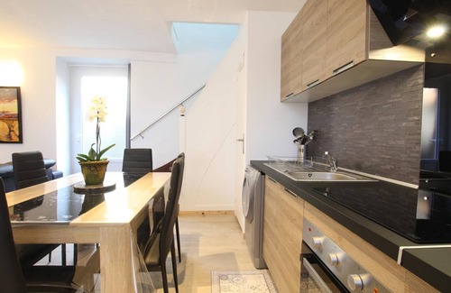Barfleur Cottage | "Cozy Cottage Steps from Scenic Port with Private Courtyard and Modern Amenities"