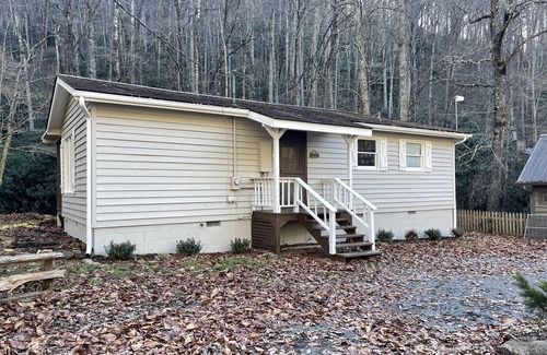Highlands Cabin | Cozy Creek Cabin Near Highlands, NC: Relax or Adventure - You Choose!