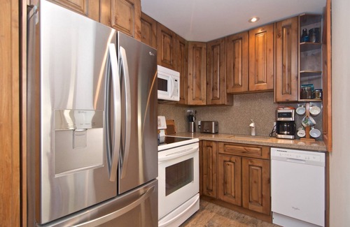 Whistler Creekside House | Cozy Creekside townhome. Walk to lifts! Fireplace, in-suite laundry, free parking. Newly renovated