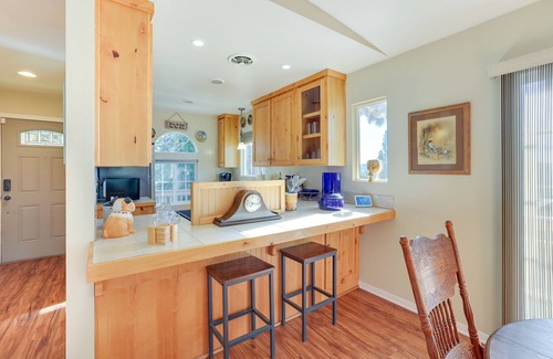 Cedarpines Park Cabin | Cozy Crestline Vacation Rental w/ Deck & Grill!