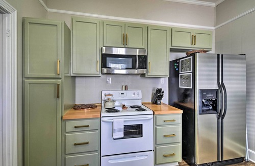 Currituck House | Cozy Currituck Home w/Fire Pit near Ferry!