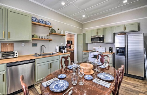 Currituck House | Cozy Currituck Home w/Fire Pit near Ferry!