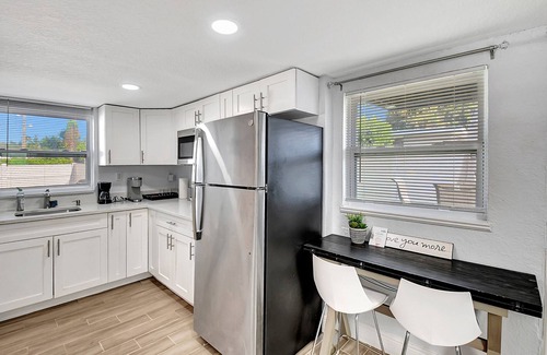 Delray Beach Cottage | Cozy Delray Beach Cottage w/i 5 Min to the Beach – Perfect for a Couples Retreat