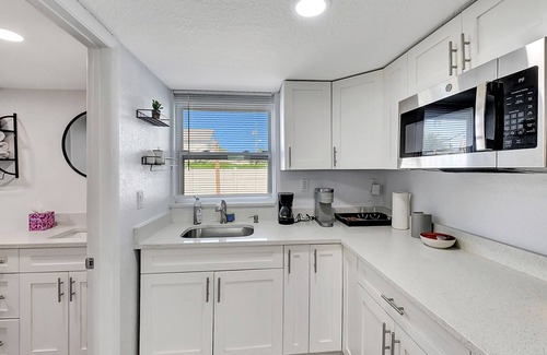Delray Beach Cottage | Cozy Delray Beach Cottage w/i 5 Min to the Beach – Perfect for a Couples Retreat