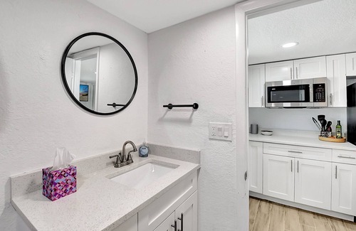 Delray Beach Cottage | Cozy Delray Beach Cottage w/i 5 Min to the Beach – Perfect for a Couples Retreat
