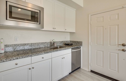 Victorville Apartment | Cozy Desert Sanctuary 9 Mi to Mojave Narrows Park!