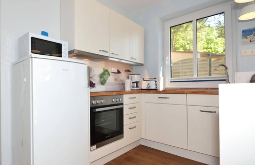 Korswandt House | Cozy DHH for 5 people with fireplace and sauna / WiFi, parking space, WaMA - forest settlement
