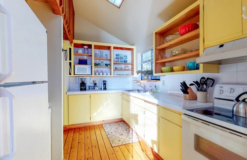 Yachats Apartment | Cozy dog-friendly condo with loft near the beach Enjoy ocean views & more
