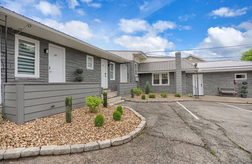 Halifax Apartment | Cozy Double Queen Room 104 at Halifax Innnn