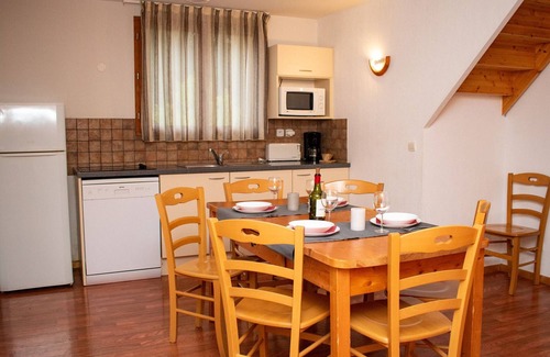 Saint-Etienne-en-Devoluy Ski Chalet | Cozy Duplex Chalet for 8 with Terrace, Ski Storage & Pool Access, 300m from Slopes