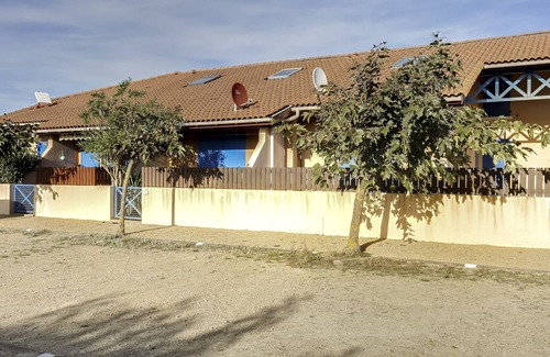 Biscarrosse Plage House | Cozy Duplex House Near Ocean with Terrace and Parking - Sleeps 5-6 - 40600 Biscarrosse Plage