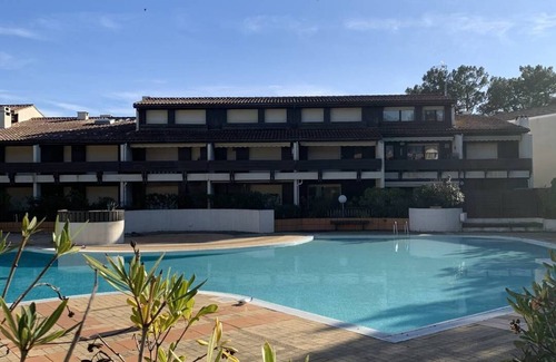 Cap-Ferret Apartment | Cozy duplex in the center of Cap-Ferret with pool